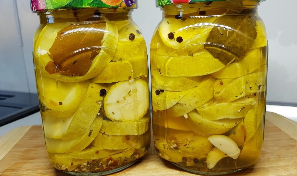Мариновані кабачки на зиму БЕЗ стерилізації: мій улюблений рецепт хрумких і дуже смачних кабачків
