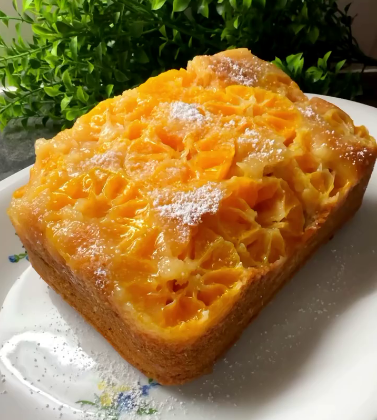 Смачний, соковитий мандариновий пиріг, який готується з простих інгредієнтів. Готуємо до чаю на швидку руку