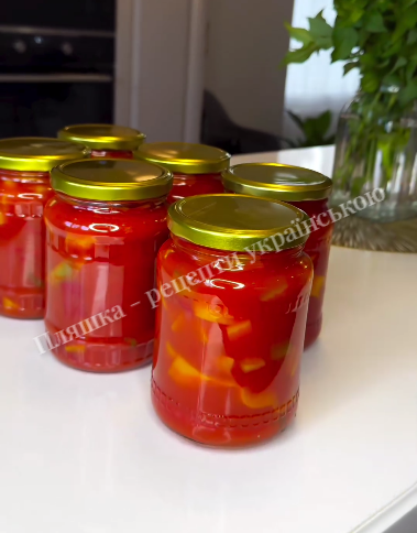 Лечо з помідорів і перцю на зиму - неймовірно смачна і проста заготовка лише із 2 інгредієнтів
