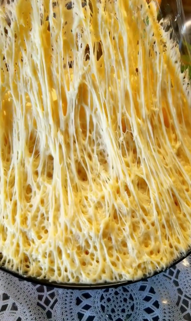 Той самий цукровий пиріг на дріжджах з мого дитинства - ніжний та дуже смачний, печу на швидку руку!