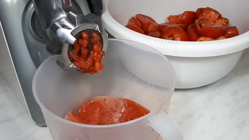 Лечо на зиму без оцту та стерилізації! Найпростіший рецепт смачної заготовки з перцю та помідорів