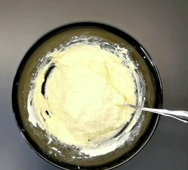 Улюблений сніданок - пишні оладки-пончики без дріжджів на кефірі. Так готує моя свекруха!