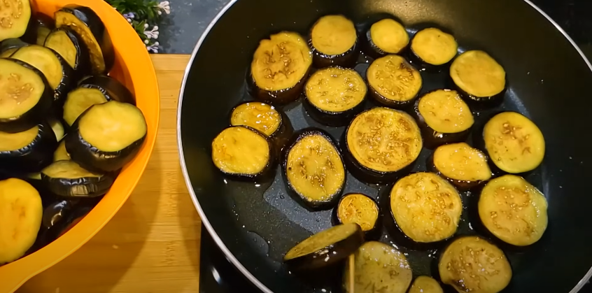 Взимку пальчики оближеш! Найсмачніші баклажани із солодким перцем на зиму! Все дуже просто, а результат суперовий!