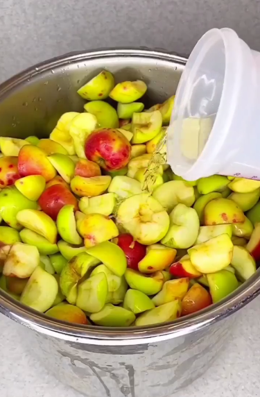 Яблучне повидло - смачне густе, хоч нарізай ножем, бюджетний універсальний рецепт на зиму