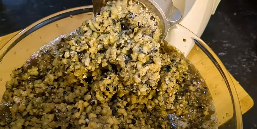 Найсмачніша ікра з баклажанів на зиму! Без оцту та стерилізації! Така заготовка зберігається у квартирі