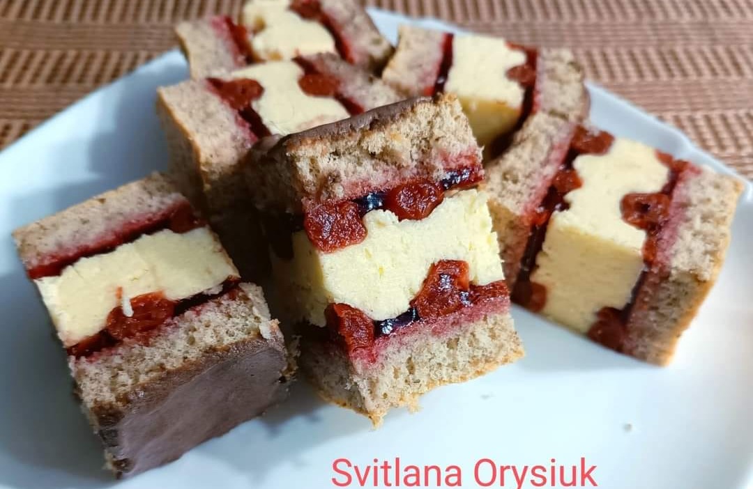 Це просто розкішна розкіш! Надивитись не можу! Дуже красивий і смачний пляцок від української господині