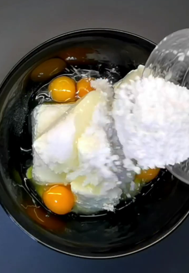 Сирний насипний пиріг, що тане в роті. Цей рецепт для мене просто знахідка, ніжний і дуже смачний!