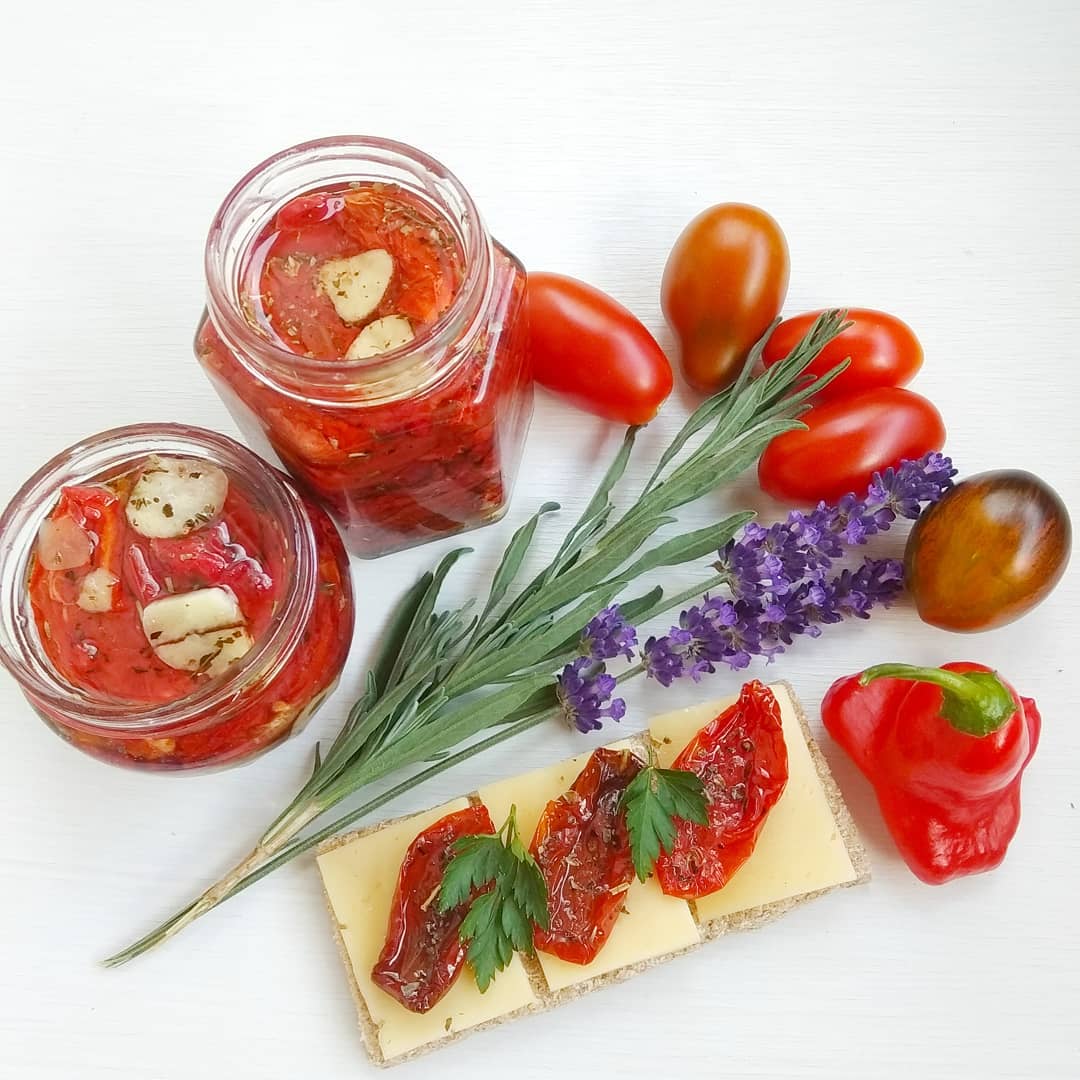 В'ялені помідори в баночках. Ділюсь своїм улюбленим рецептом найсмачніших помідор