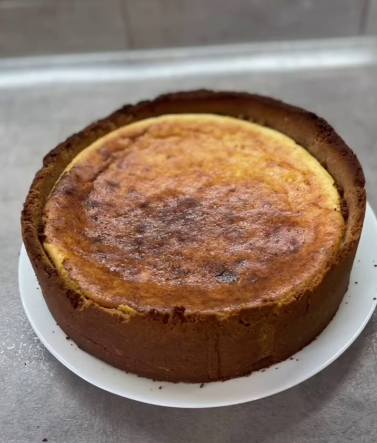 Справжній чізкейк "Нью-Йорк" в домашніх умовах! Він такий смачний і ніжний, що неможливо зупинитись!