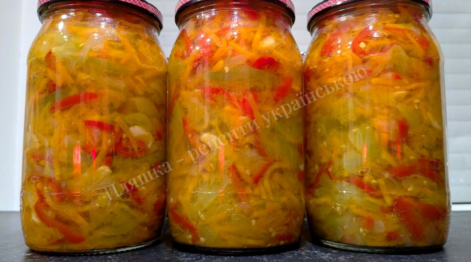 Взимку пальчики оближеш! Салат із зелених помідорів на зиму - дуже смачний салатик за старим, перевіреним рецептом моєї мами!