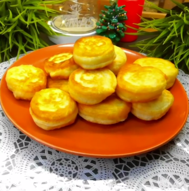 Улюблений сніданок - пишні оладки-пончики без дріжджів на кефірі. Так готує моя свекруха!