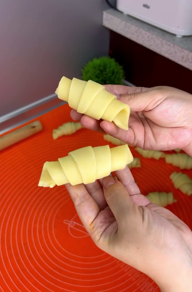 Кращого рецепта ще не зустрічала! Найвдаліше пісочне тісто! Рогалики зі згущеним молоком