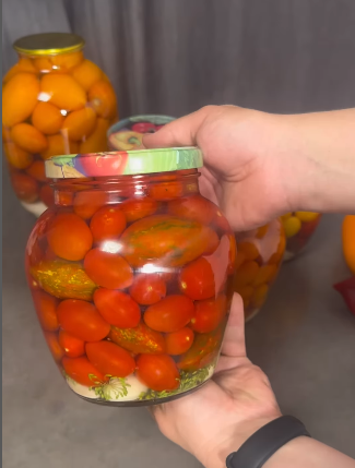 Мариновані помідори на зиму "за вуха не відірвеш". Розсіл та помідори виходять надзвичайно смачними