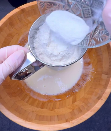 Беру 1 яйце і готую БЕЗ міксера! Ніжний лимонний пиріг на швидку руку! Смачний та бюджетний рецепт.