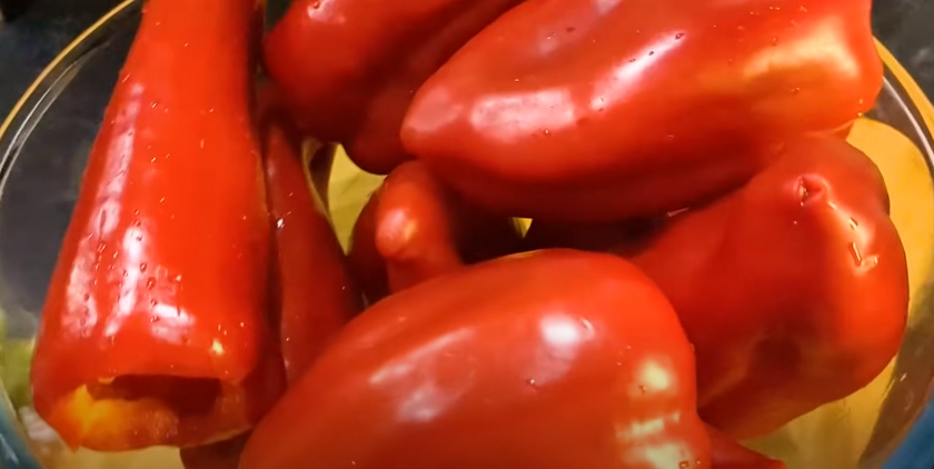 Взимку пальчики оближеш! Найсмачніші баклажани із солодким перцем на зиму! Все дуже просто, а результат суперовий!