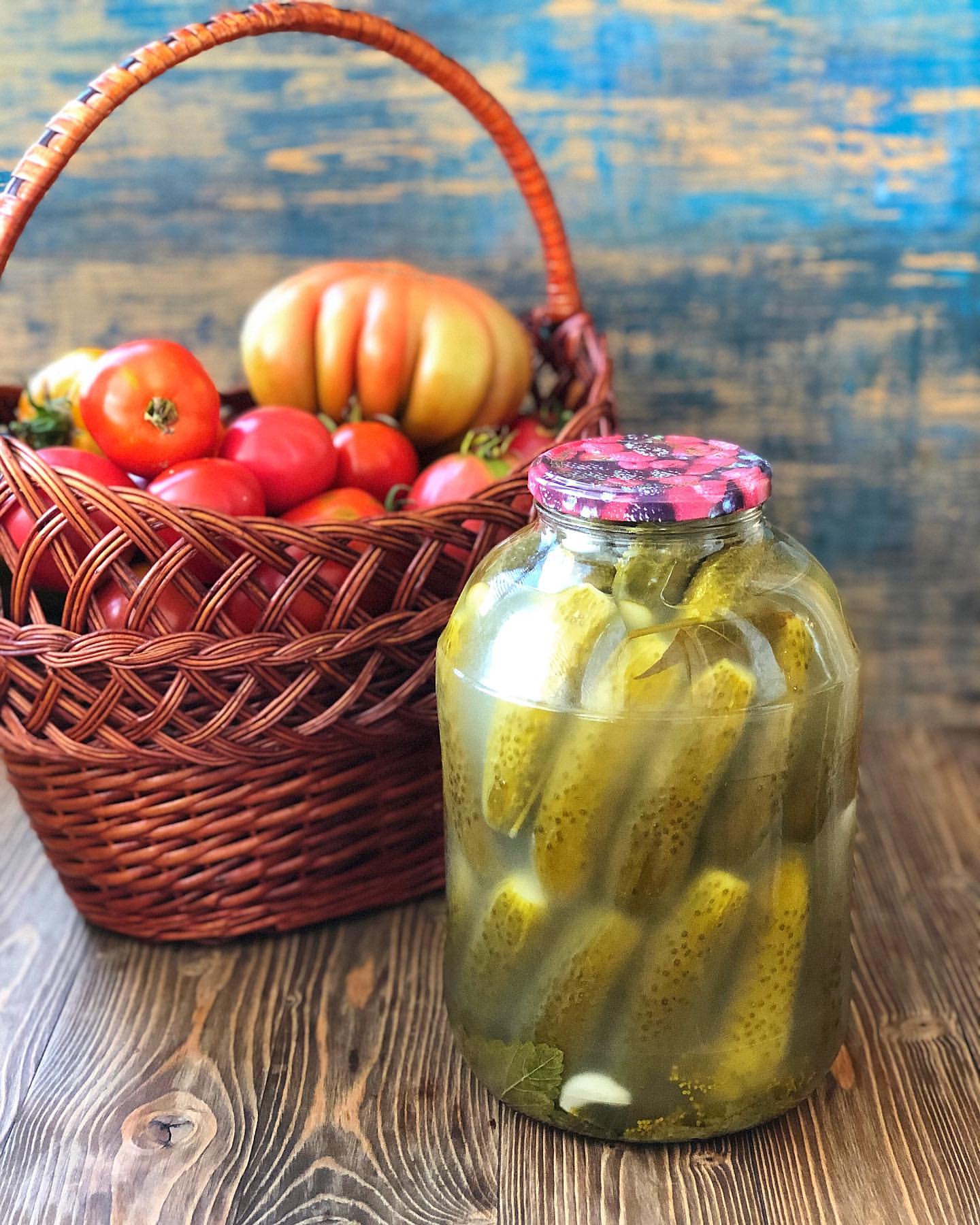 Ті самі огірочки за старовинним рецептом! Квашені огірки на зиму - вони такі хрумкі, "що сусіди почують"!