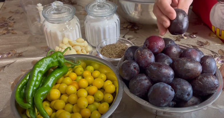 Це найсмачніший соус до шашлика! Грузинський соус «Ткемалі» зі сливи на зиму!