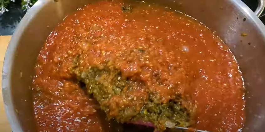 Найсмачніша ікра з баклажанів на зиму! Без оцту та стерилізації! Така заготовка зберігається у квартирі