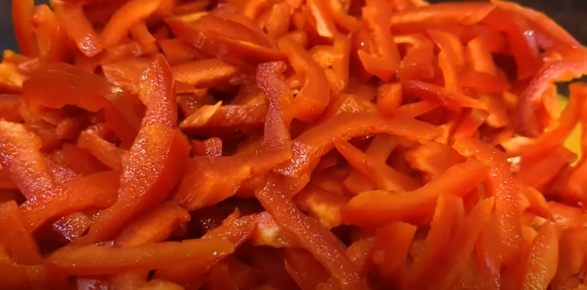 Взимку пальчики оближеш! Салат із зелених помідорів на зиму - дуже смачний салатик за старим, перевіреним рецептом моєї мами!