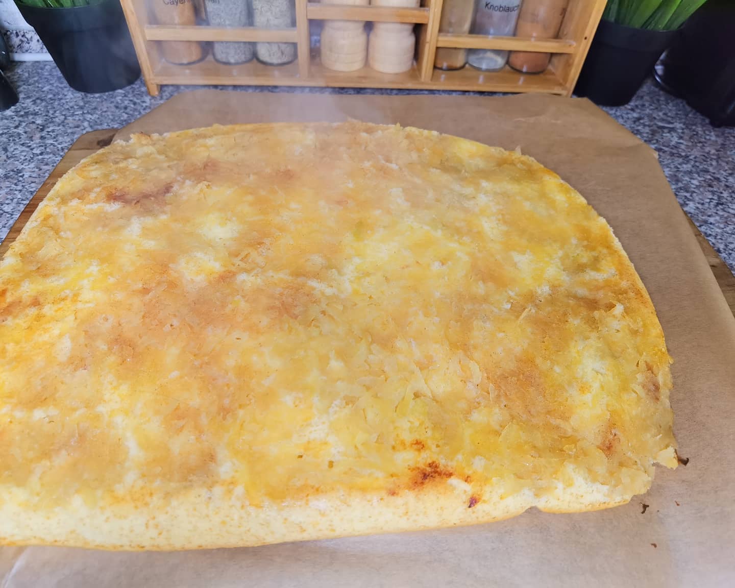 Беру 2 яйця, яблука та борошно і готую швидкий, лінивий яблучний рулет до чаю