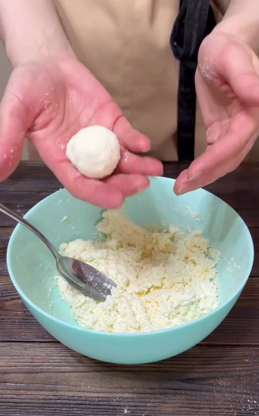 Показую, як приготувати, ті самі ІДЕАЛЬНІ СИРНИКИ, як в ресторанах! Тепер готую тільки так!