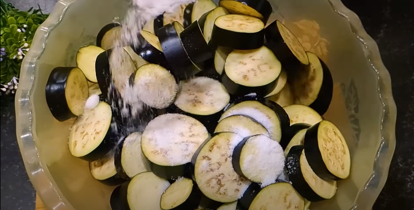 Взимку пальчики оближеш! Найсмачніші баклажани із солодким перцем на зиму! Все дуже просто, а результат суперовий!