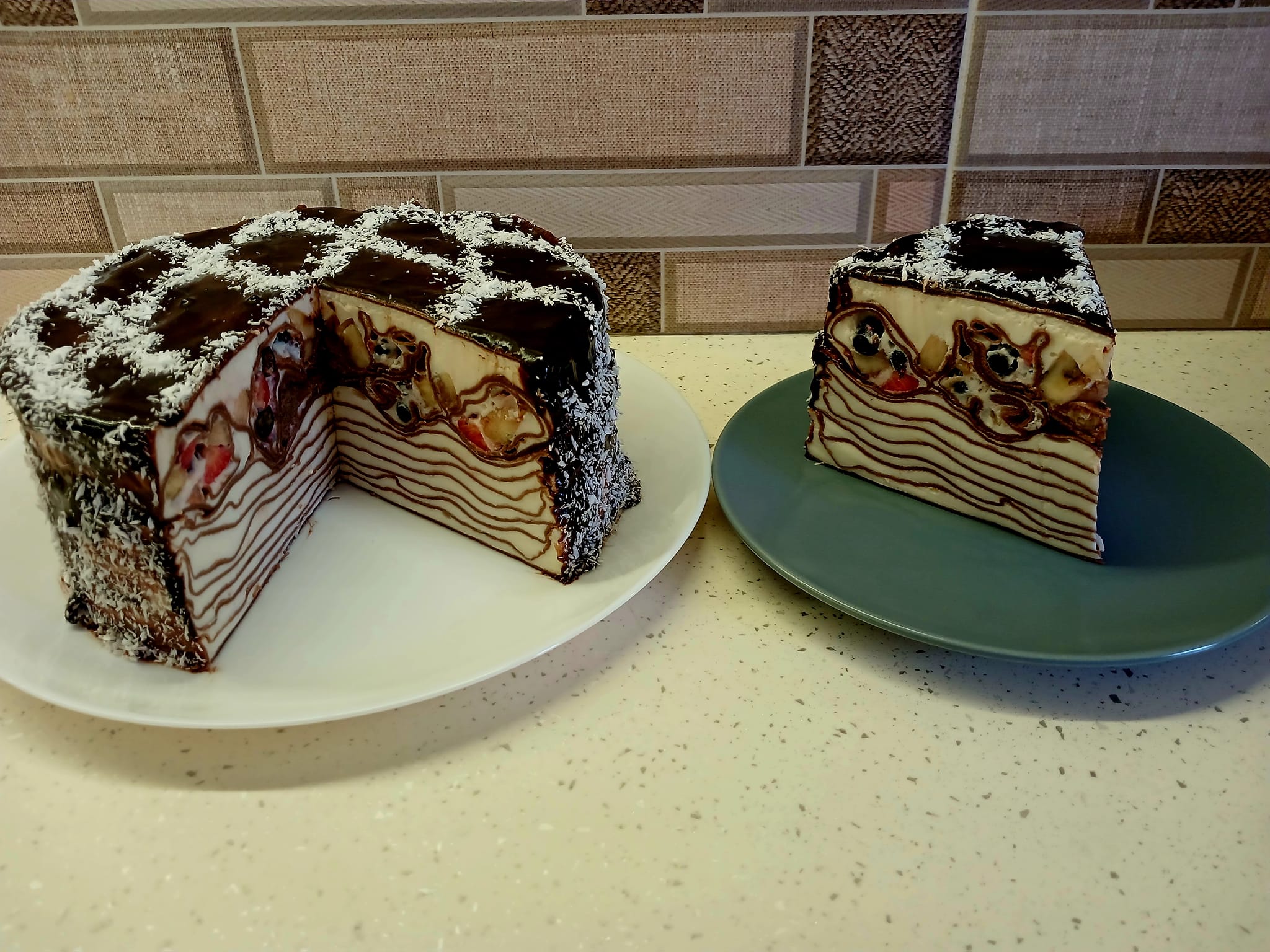 Торт із шоколадних млинців - це дуже смачно! Такий шедевральний десерт Ви зможете приготувати вдома