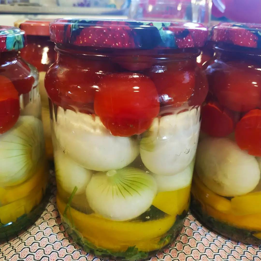 Пірамідка - найкраща заготовка до зимового шашличка! Особливо цибуля, вона виходить хрумкою і дуже смачною!