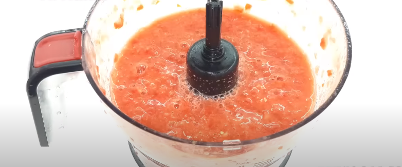 Рецепт-знахідка! Це стане Вашою улюбленою заготовкою! Салат «Оленка» з буряка на зиму – дуже смачний, універсальний і має гарний рубіновий колір