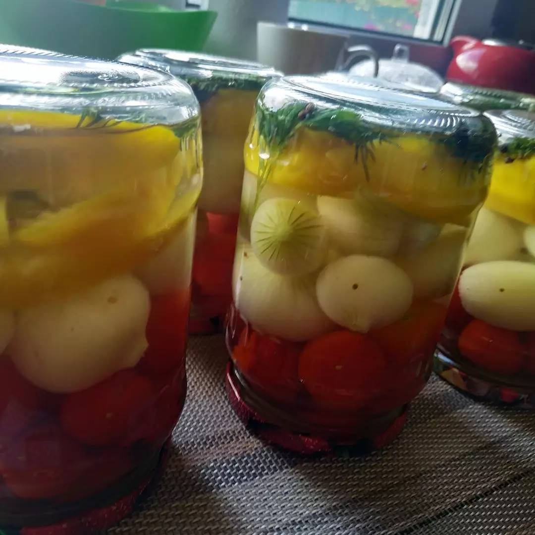 Пірамідка - найкраща заготовка до зимового шашличка! Особливо цибуля, вона виходить хрумкою і дуже смачною!