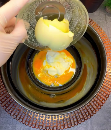 Неймовірно смачне печиво "Хусточки", за смаком нагадують трубочки з білковим кремом - обов'язково спробуйте