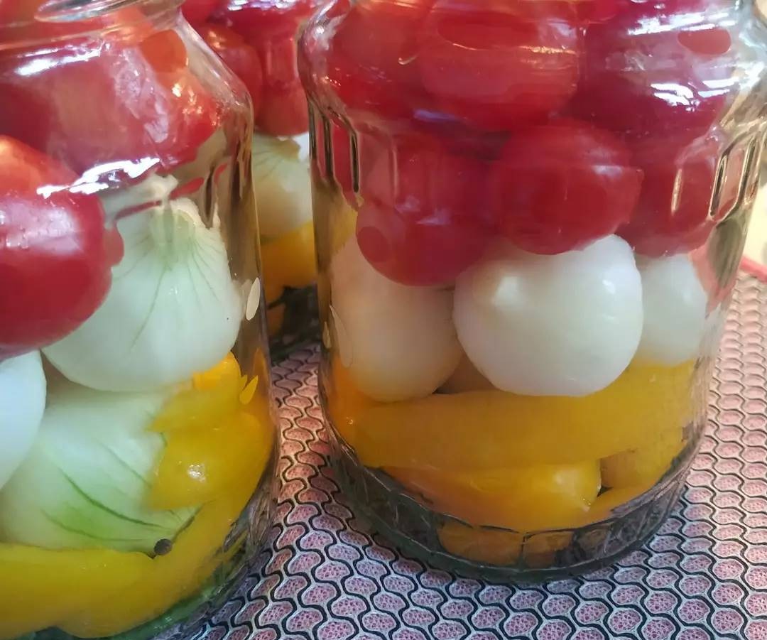 Пірамідка - найкраща заготовка до зимового шашличка! Особливо цибуля, вона виходить хрумкою і дуже смачною!