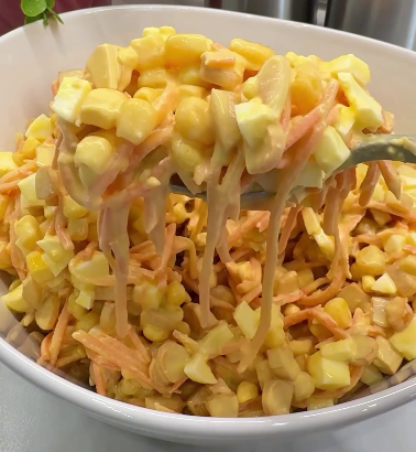 Це в нас самий ходовий салат без м'яса! Готую його лише із 4 інгредієнтів і на швидку руку!