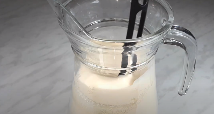 Приготуйте цей простий десерт і Ви будете у захваті! Желе з ряжанки - це чудовий, легкий десерт БЕЗ випічки