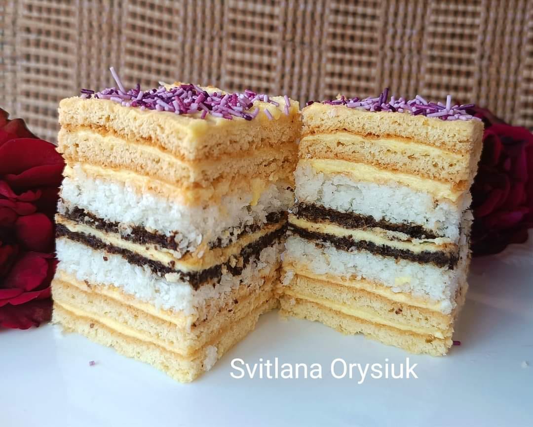 Розкішний медовик з кокосовими коржами за рецептом української господині - це дуже смачно!