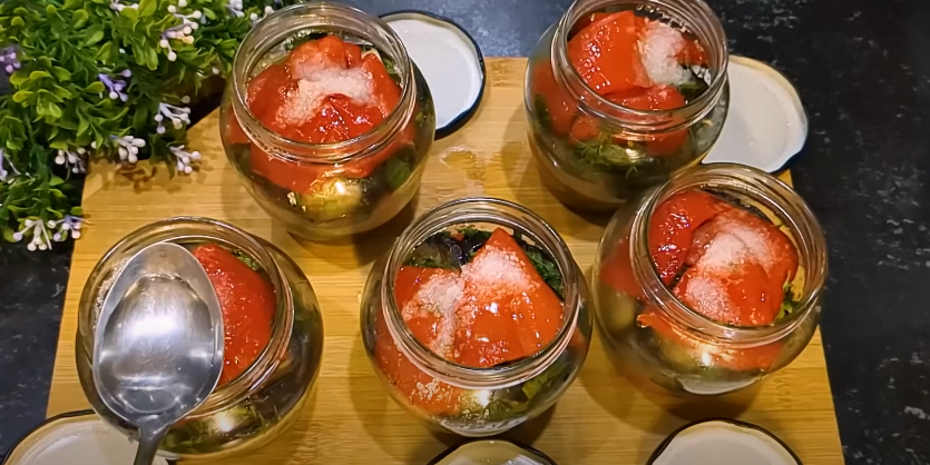 Взимку пальчики оближеш! Найсмачніші баклажани із солодким перцем на зиму! Все дуже просто, а результат суперовий!