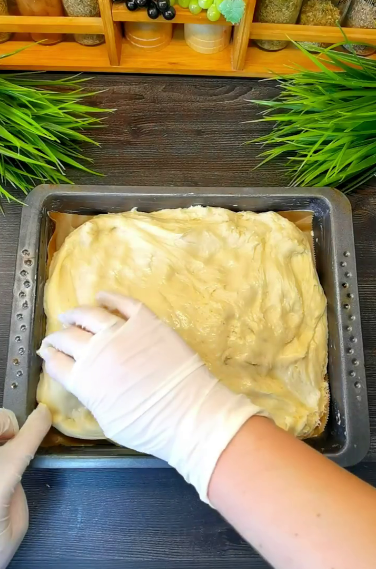 Той самий цукровий пиріг на дріжджах з мого дитинства - ніжний та дуже смачний, печу на швидку руку!