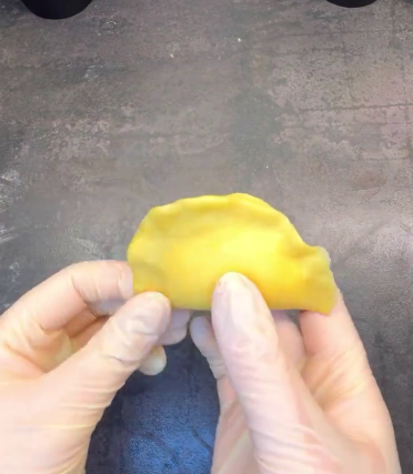 Неймовірно смачне печиво "Хусточки", за смаком нагадують трубочки з білковим кремом - обов'язково спробуйте