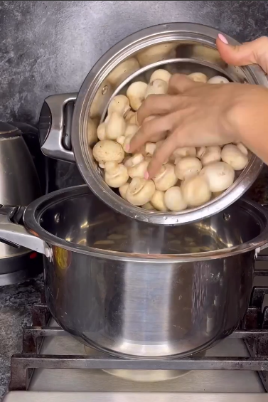 Вони виходять просто нереально смачними! Мариновані печериці по-мисливськи