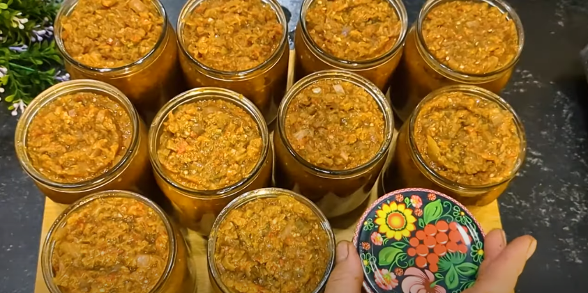 Найсмачніша ікра з баклажанів на зиму! Без оцту та стерилізації! Така заготовка зберігається у квартирі