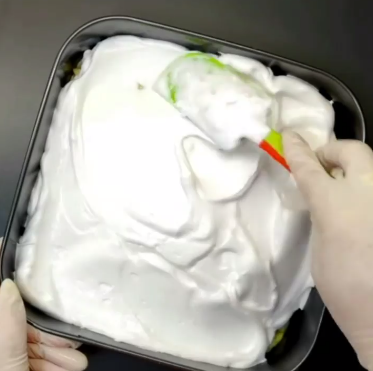 Знаменитий пляцок "Яблука в хмаринках" - дуже смачний пиріг! Ніжне суфле, соковиті яблука та пісочне тісто, ви повинні це спробувати!