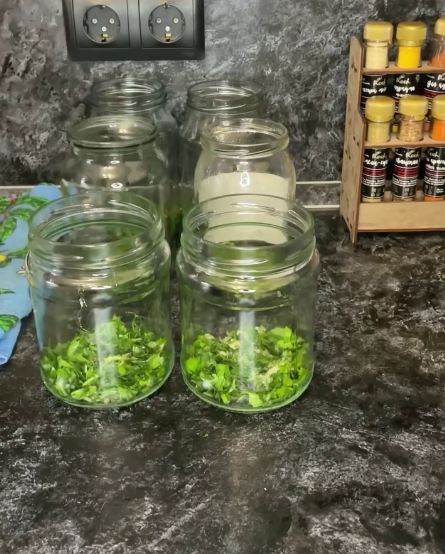 Це дуже вдалий і простий рецепт! Маринована слива на зиму - делікатесний гарнір до м'яса та птиці