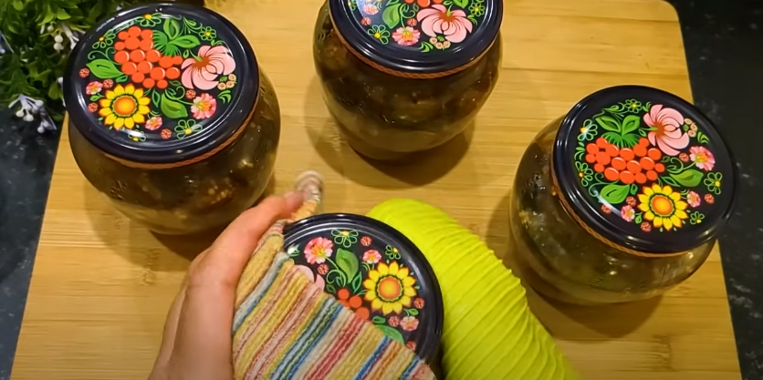 Закуска з баклажанів на зиму! Їм їх цілий рік! Баклажани - простіше не буває БЕЗ стерилізації!