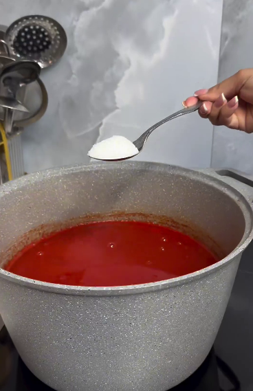 Лечо з помідорів і перцю на зиму - неймовірно смачна і проста заготовка лише із 2 інгредієнтів