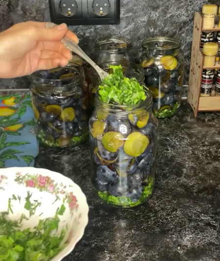 Це дуже вдалий і простий рецепт! Маринована слива на зиму - делікатесний гарнір до м'яса та птиці