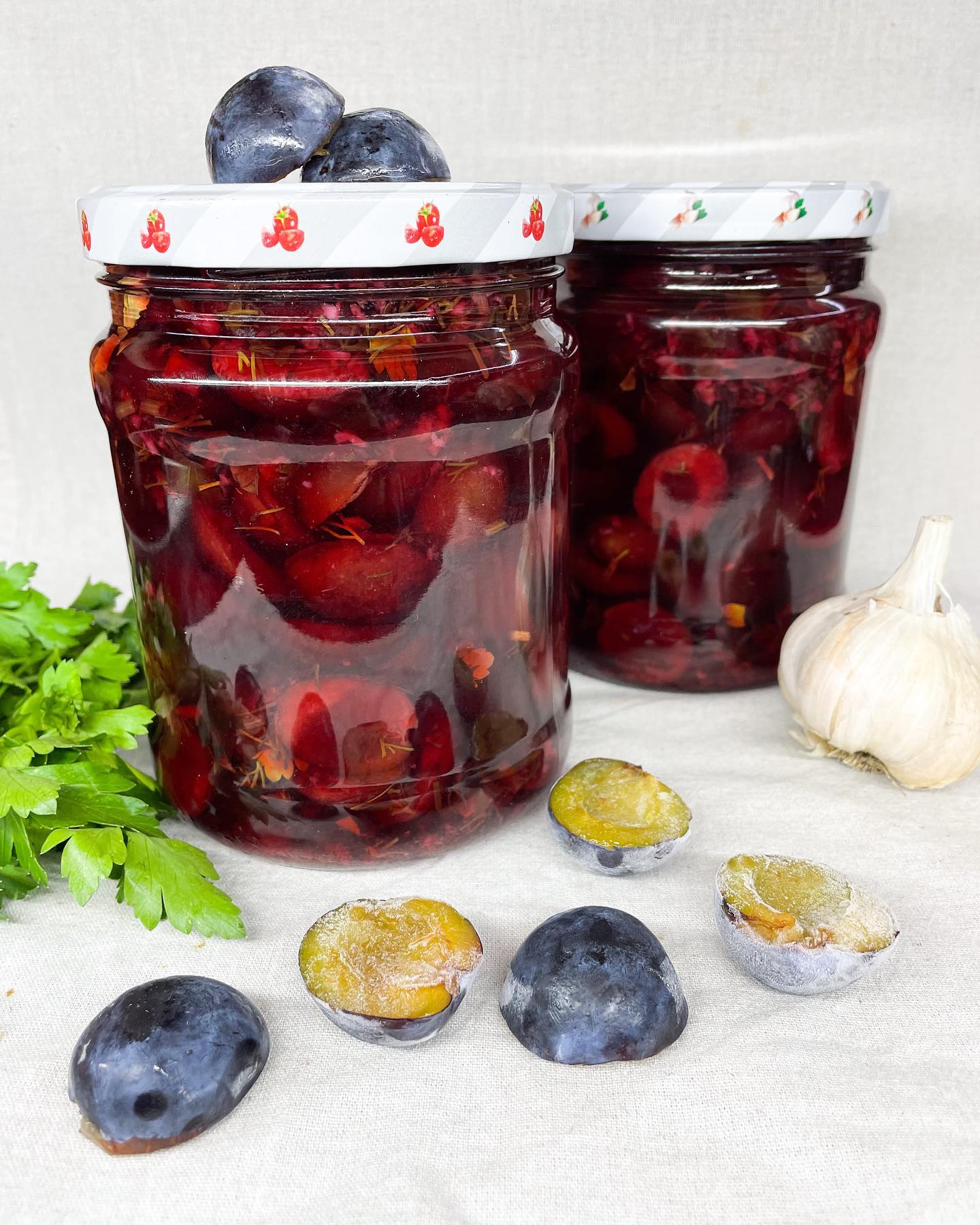 Це дуже вдалий і простий рецепт! Маринована слива на зиму - делікатесний гарнір до м'яса та птиці