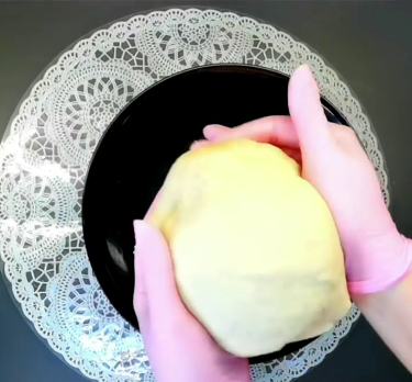 Неймовірно смачні та соковиті коржі з фаршем, щось середнє між біляшами та чебуреками