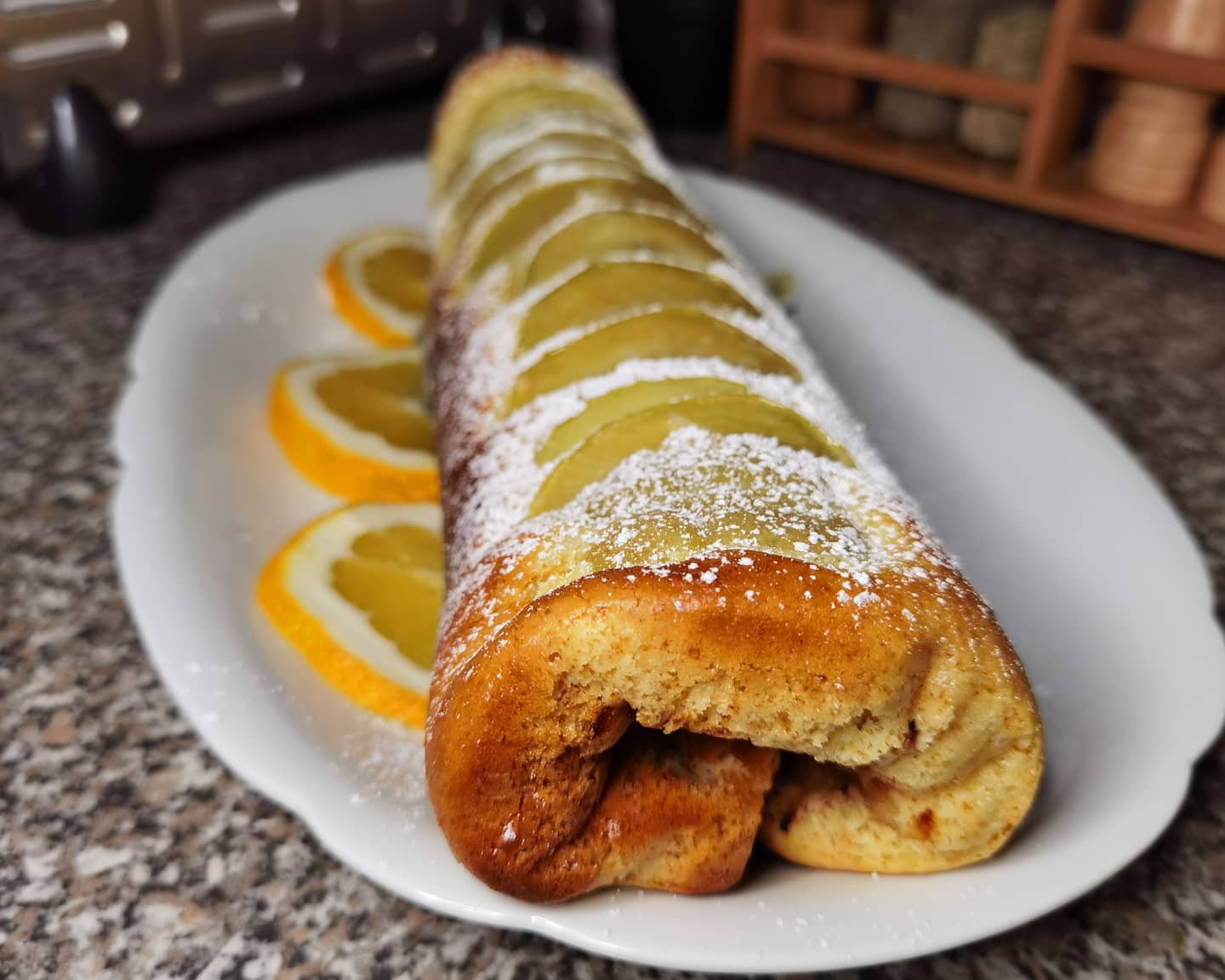 Беру 2 яйця, яблука та борошно і готую швидкий, лінивий яблучний рулет до чаю