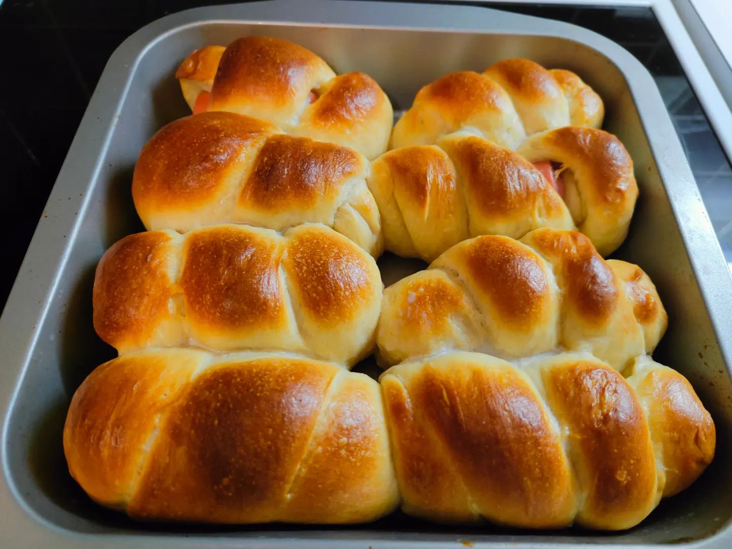 Найсмачніші булочки з сосисками - ділюсь своїм улюбленим рецептом приготування в домашніх умовах