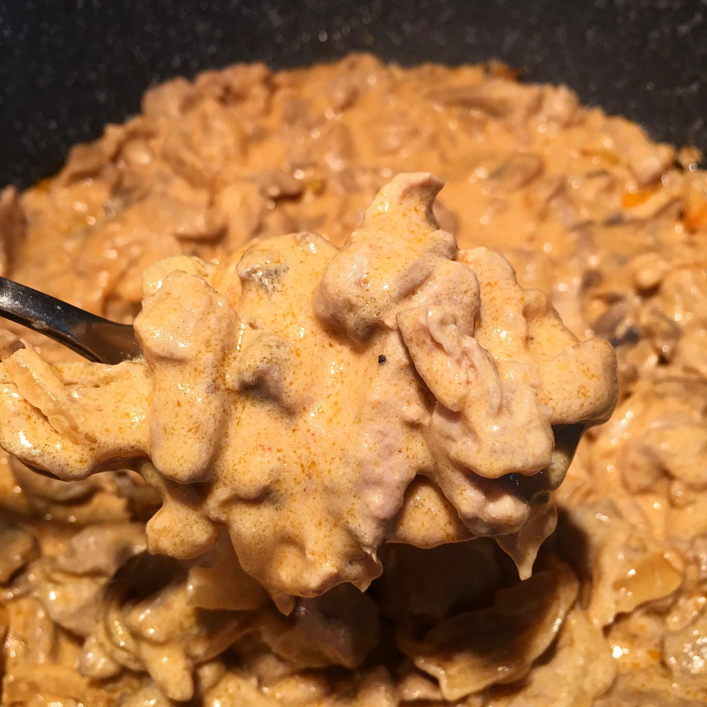 Найсмачніша в світі підлива "Бефстроганів" - ідеально з будь-яким гарніром: макаронами, пюре, крупами!